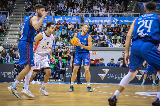 J1 Primera FEB | Silbö San Pablo Burgos-Grupo Alega Cantabria / SPB/Cintia Cortés