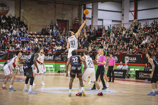 J30 - Grupo Alega Cantabria-Silbö San Pablo Burgos  / SPB/Cintia Cortés