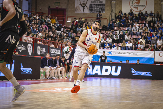 J30 - Grupo Alega Cantabria-Silbö San Pablo Burgos  / SPB/Cintia Cortés