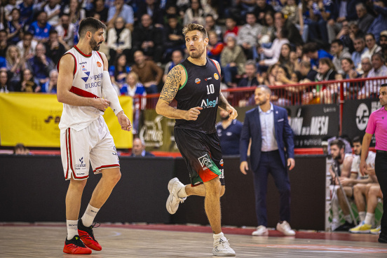 J30 - Grupo Alega Cantabria-Silbö San Pablo Burgos  / SPB/Cintia Cortés
