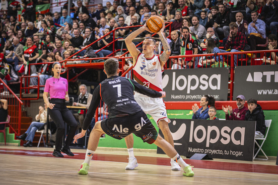 J30 - Grupo Alega Cantabria-Silbö San Pablo Burgos  / SPB/Cintia Cortés
